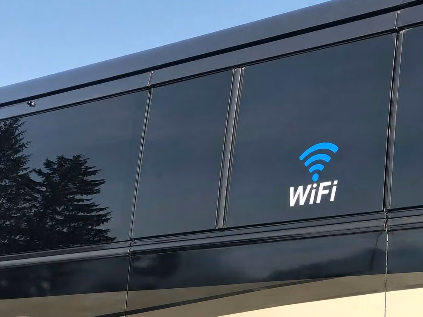wildomar 20 passenger minibus wifi
