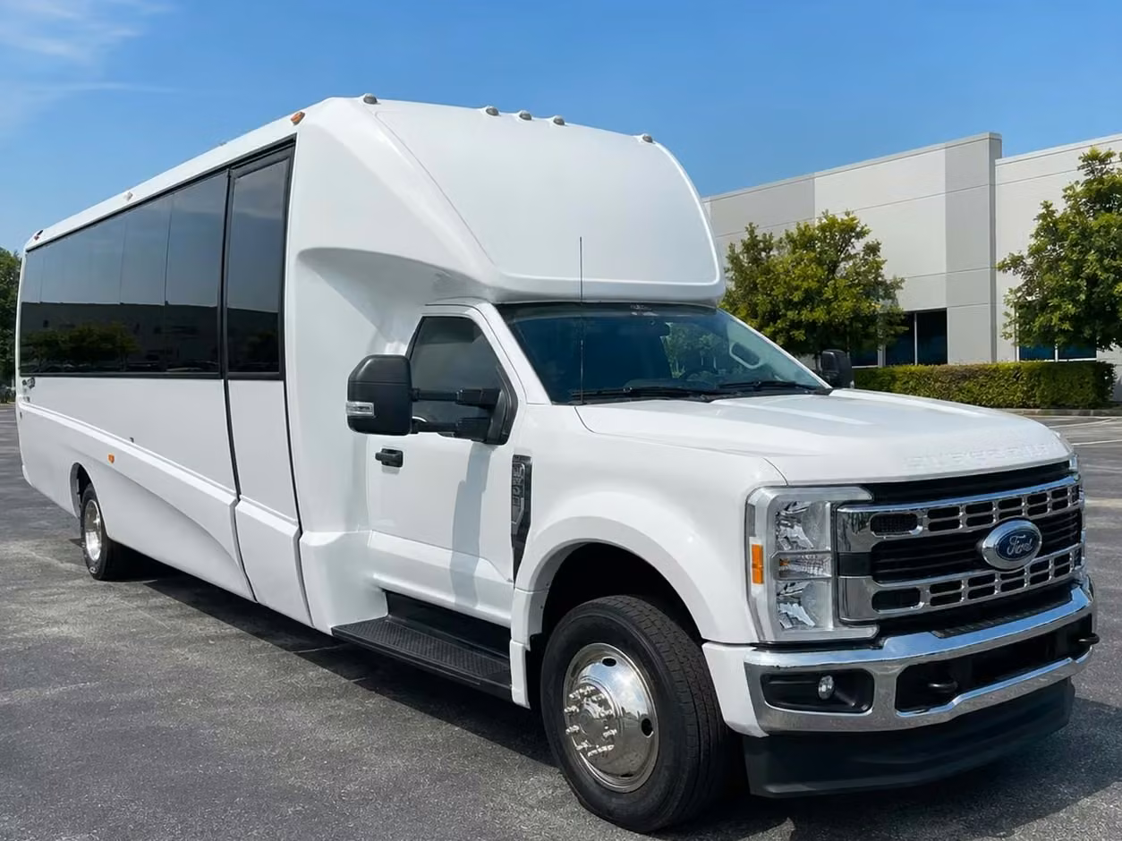 wildomar 25 passenger minibus rental