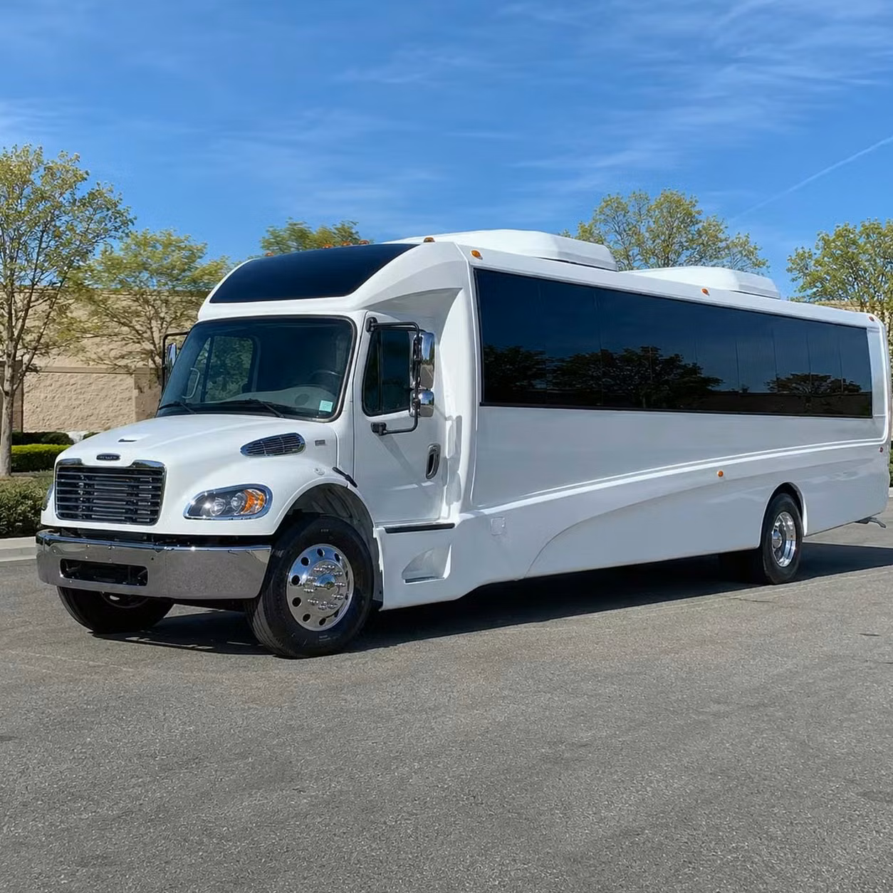 wildomar 28 passenger minibus rental