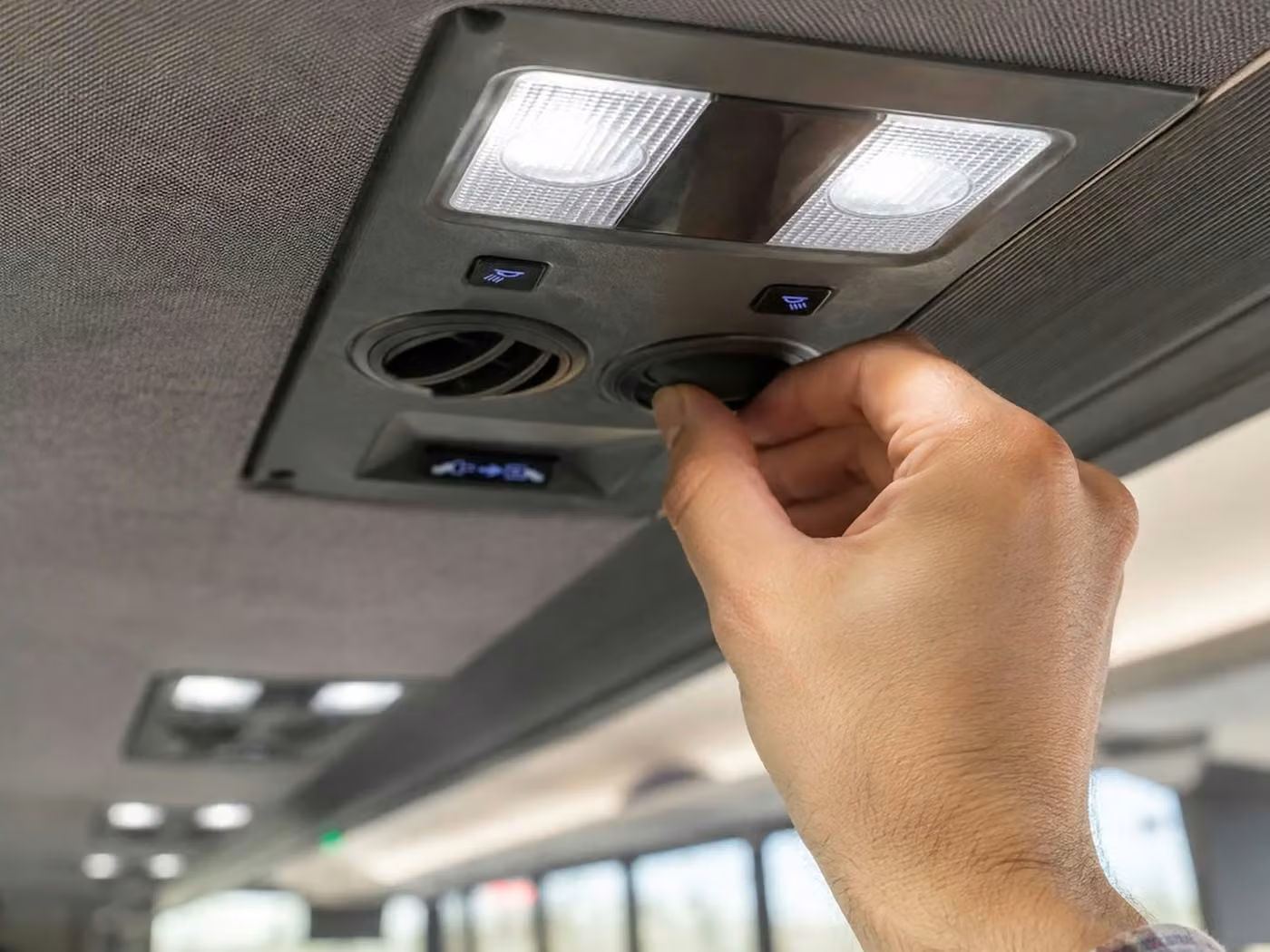wildomar 30 passenger minibus air conditioning