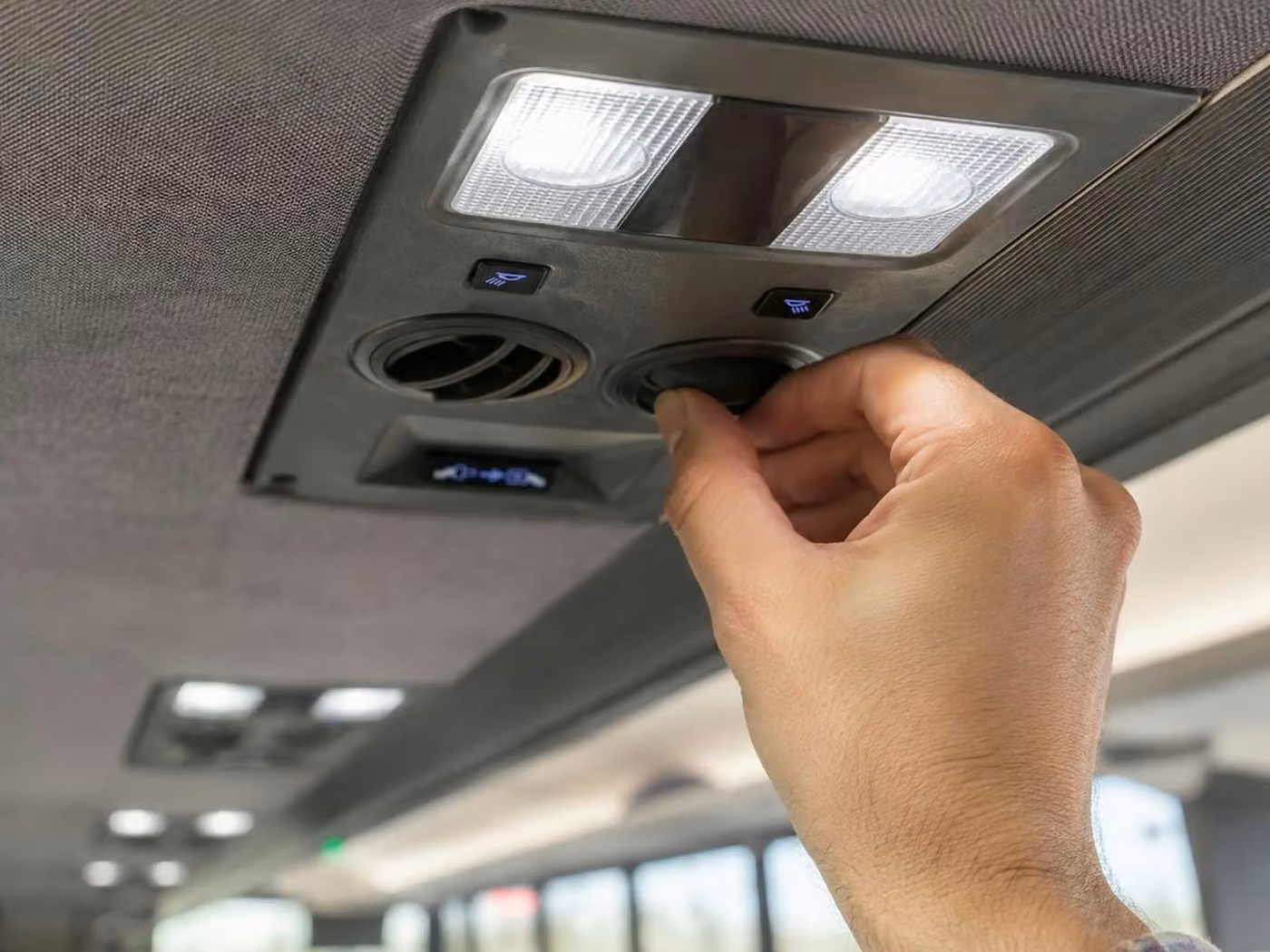 wildomar 35 passenger minibus air conditioning